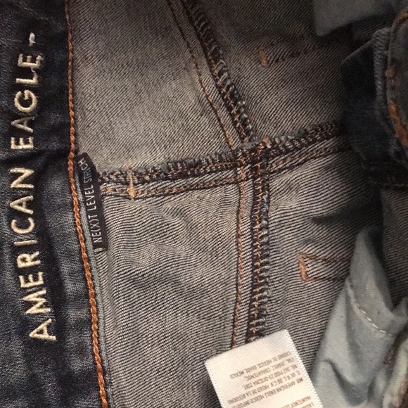 American Eagle jeans. Medium dark denim. Size 6 long. - Picture 4 of 4